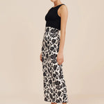 Black boat neck sleeveless cotton
Top