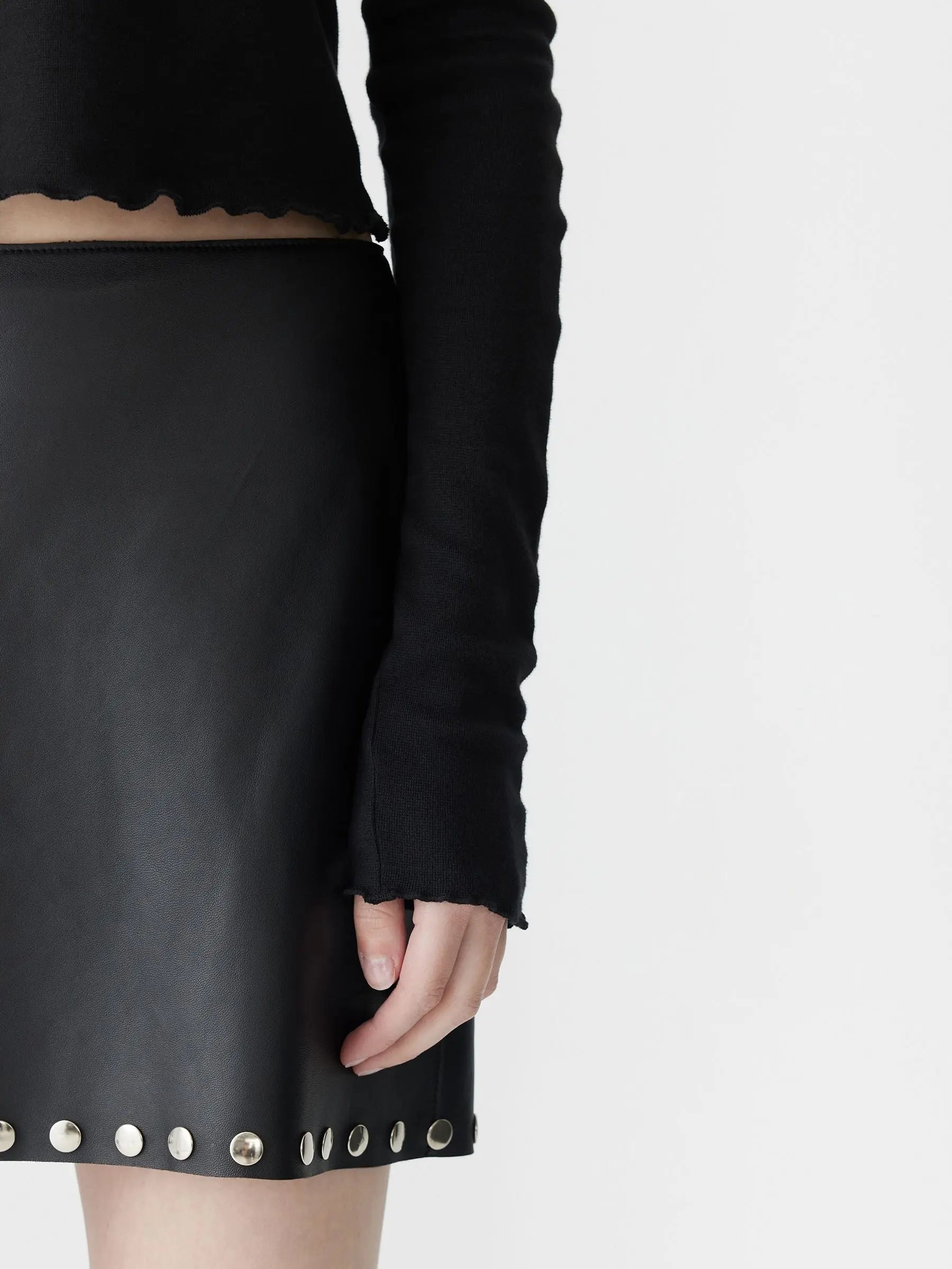 Slim Rib Raglan Long Sleeve T-shirt in Black Bassike