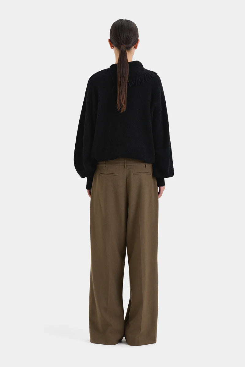 Romana Sweater in Black Sir.