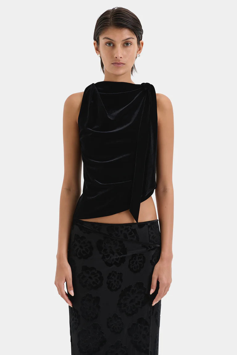 Black highneck
Top by Sir
At
Clothlifestyle Boutique