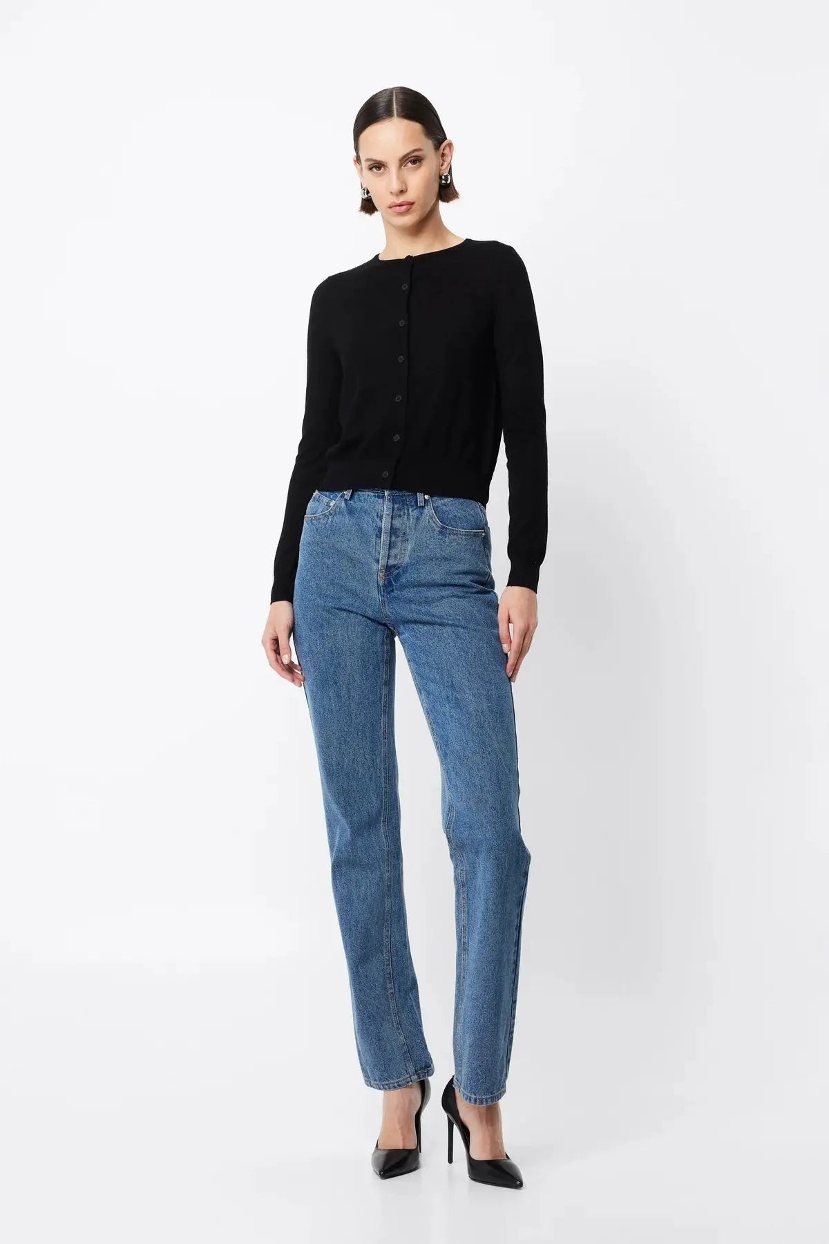 Black cropped merino wool
Cardigan clothlifestyle boutique