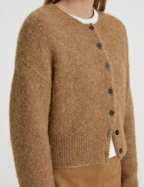 Marlo Cardigan in Camel Blanca