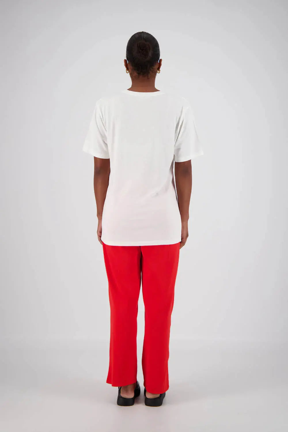 Ethically Made / Organic Cotton / Relaxed, oversized fit / Custom graphic print / Comfortable fit / Lightweight and breathable / Easy Care tshirt white and red
100% Organic cotton
Designed in Australia.