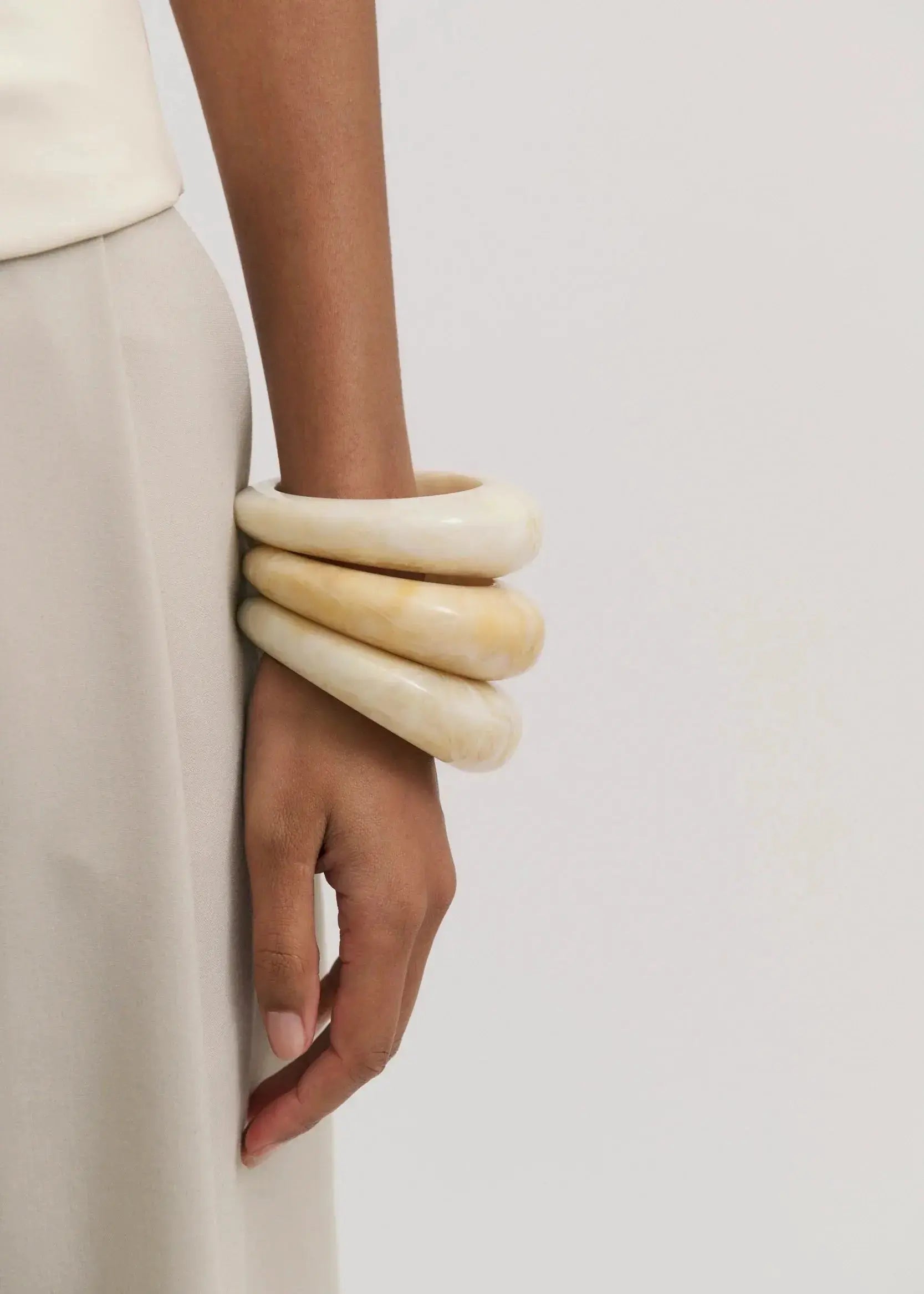 Heirloom Bangle in Cream Anna Rossi