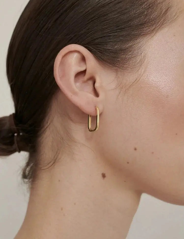 squoval earring in gold