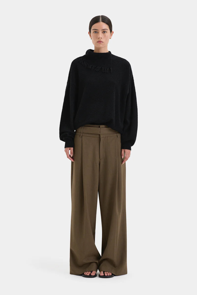 Romana Sweater in Black Sir.