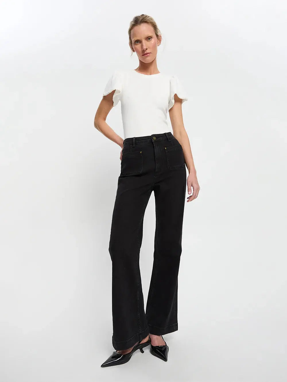 Dominique Jean in Black Kivari