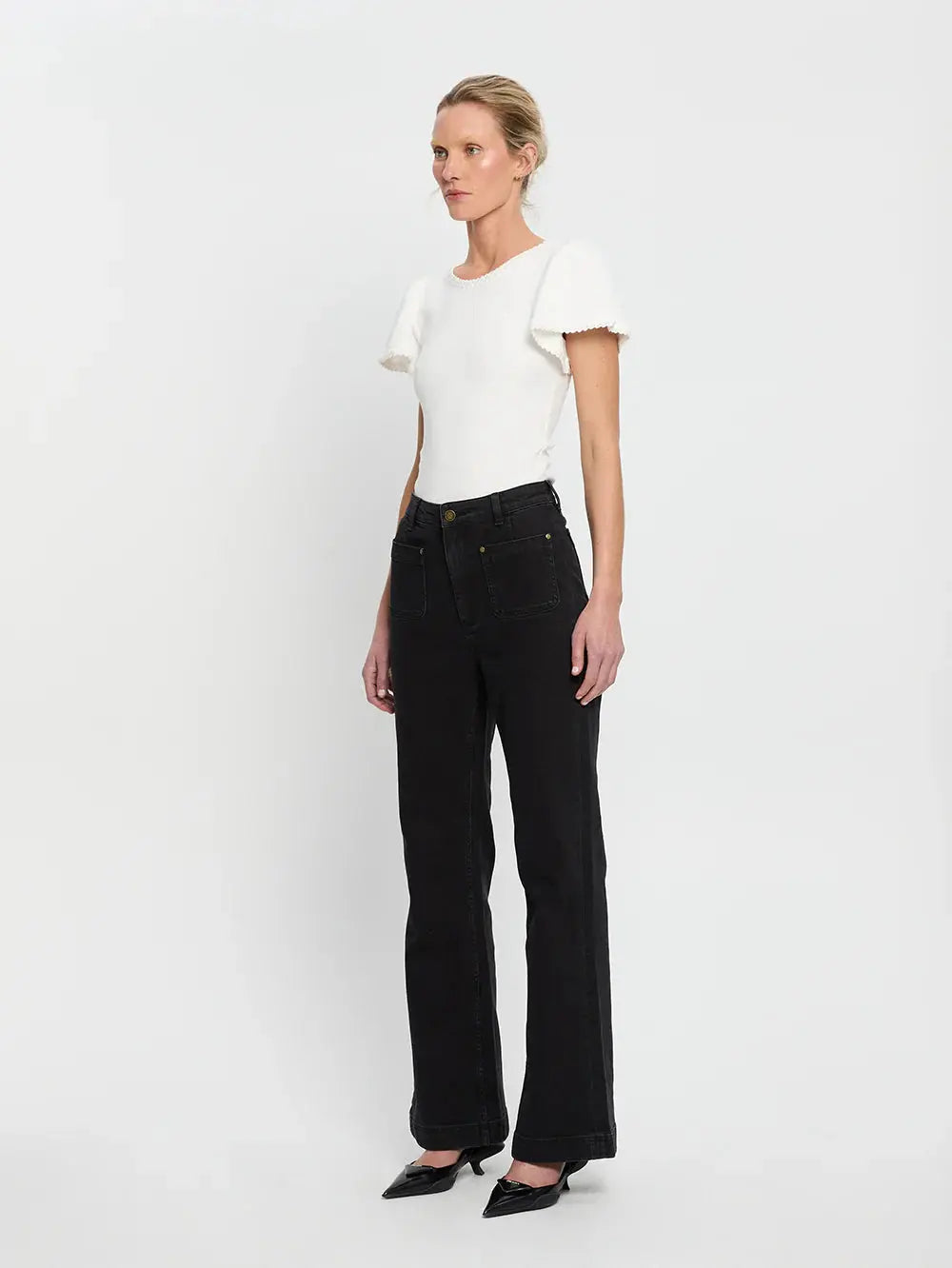 Dominique Jean in Black Kivari