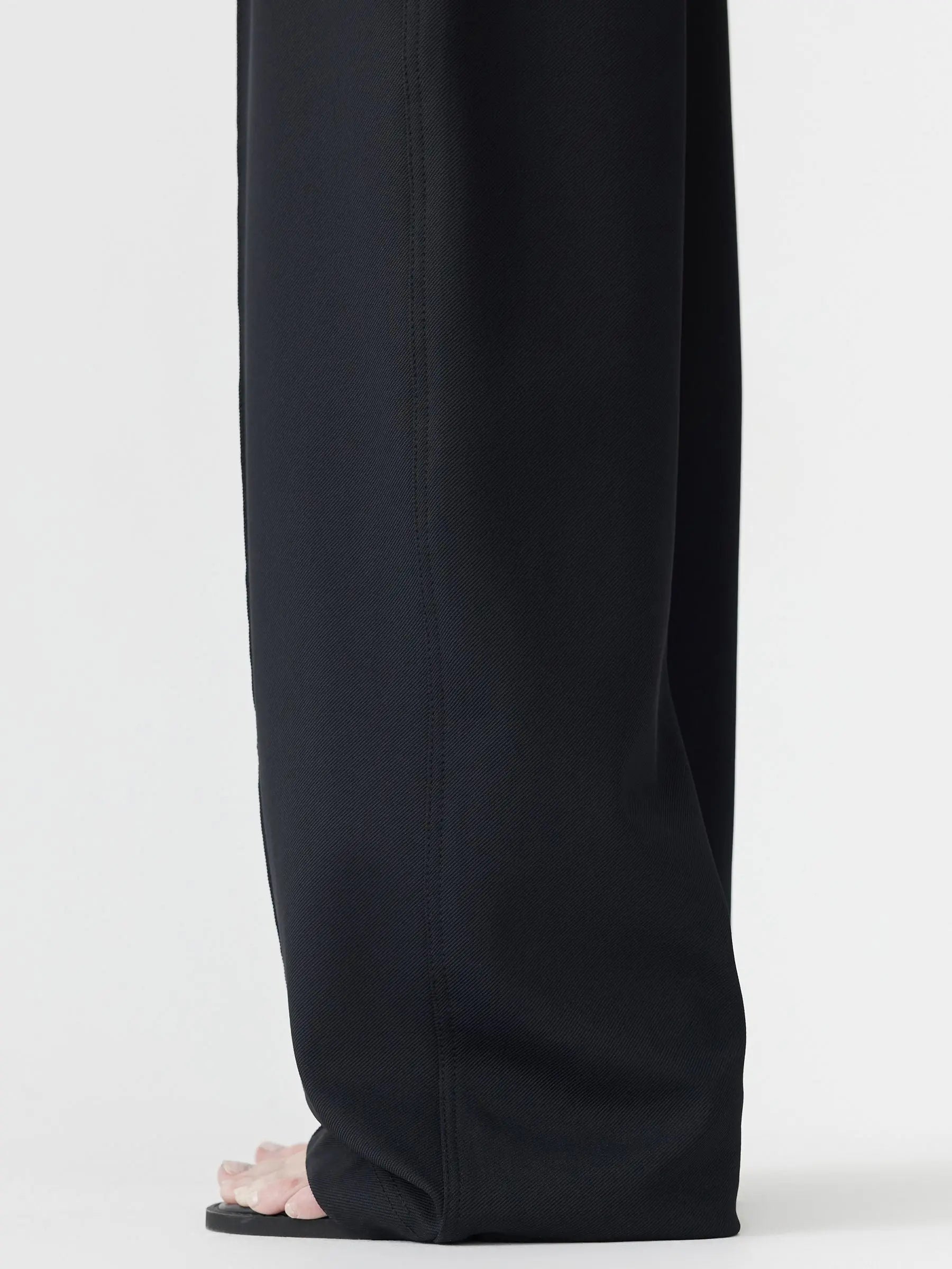 Elastic Detail Twill Pant in Black BASSIKE