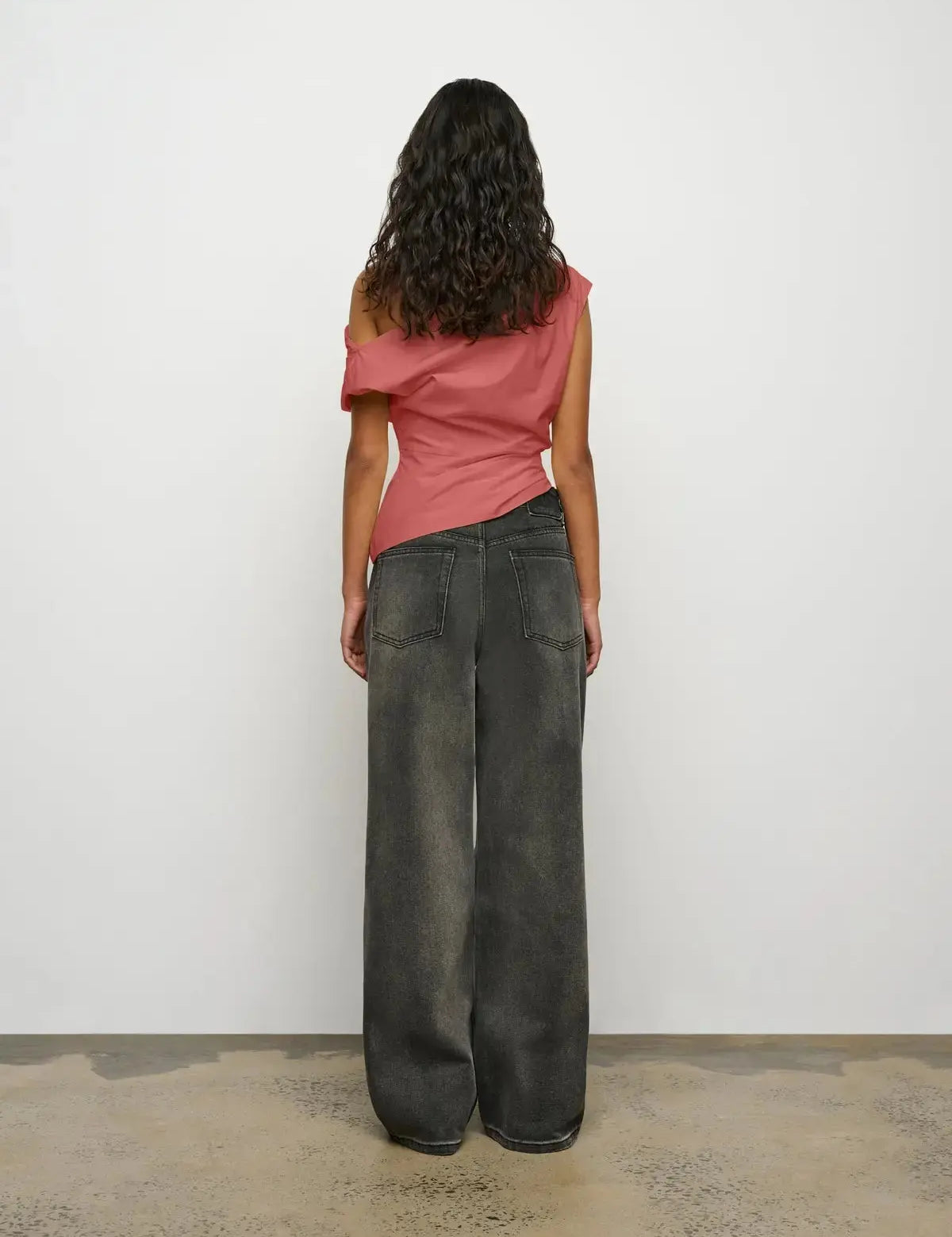 Pallas Top in Washed Red One of Others