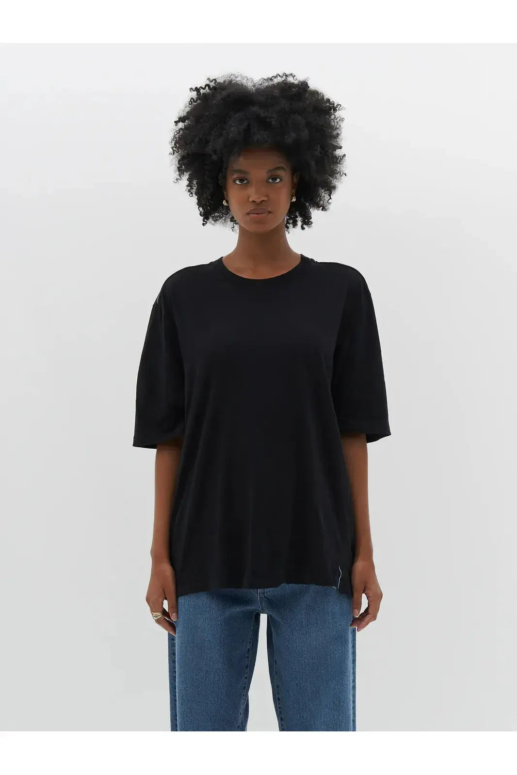 Slouch Boyfriend Short Sleeve T-shirt in Black
