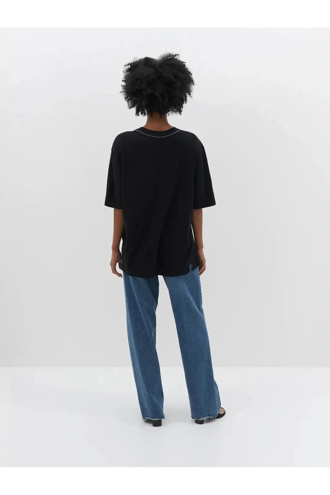 Slouch Boyfriend Short Sleeve T-shirt in Black