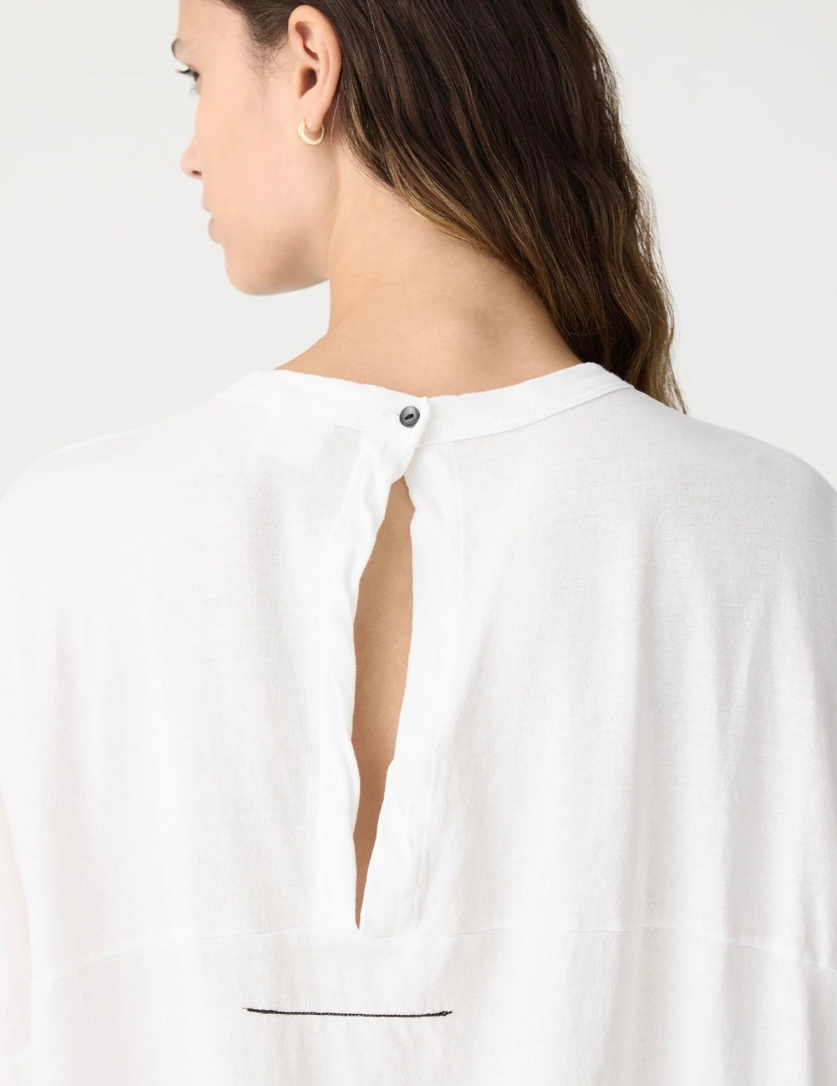 Circle T-Shirt in White Bassike