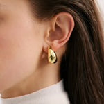Thick Droplet Earring in Gold Anna Rossi