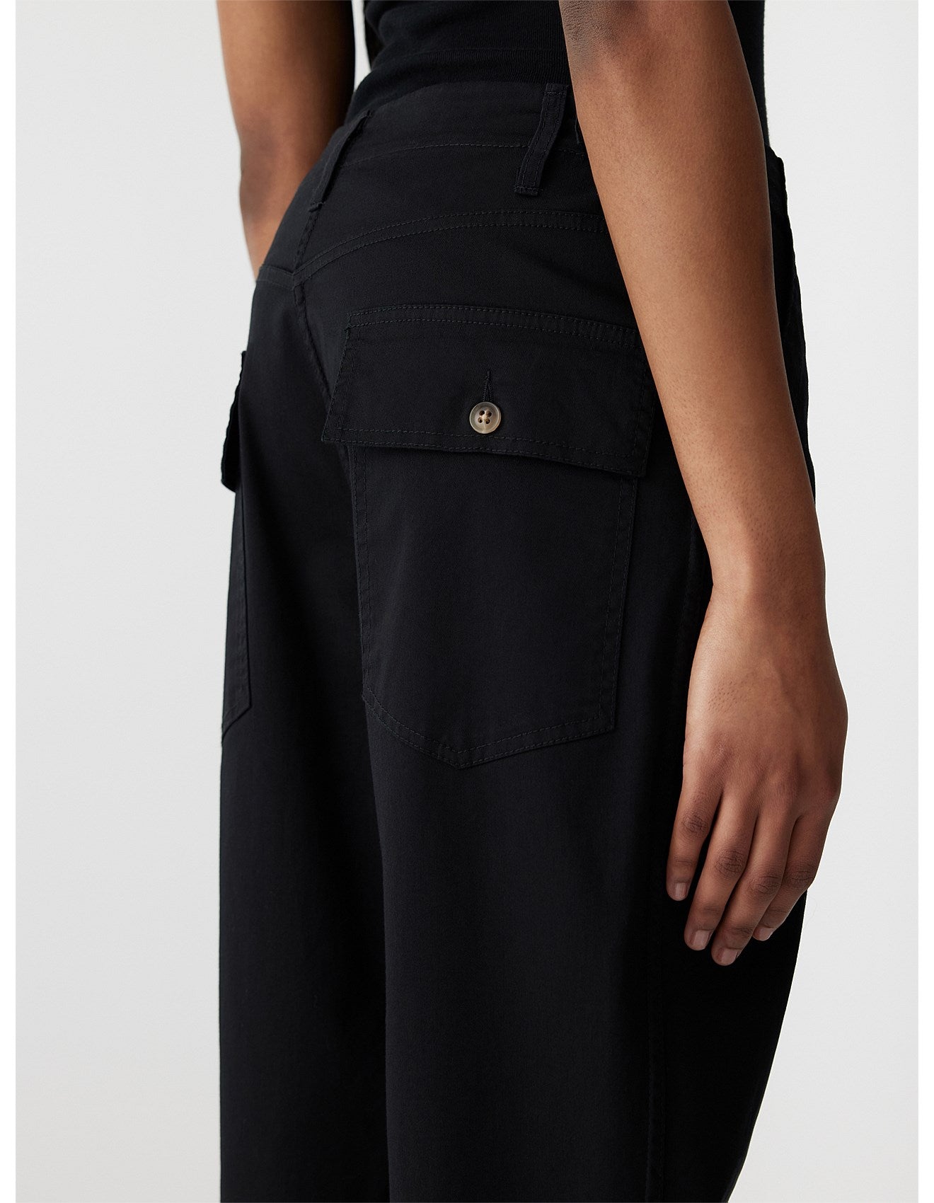 Stretch Cotton Relaxed Pant in Black