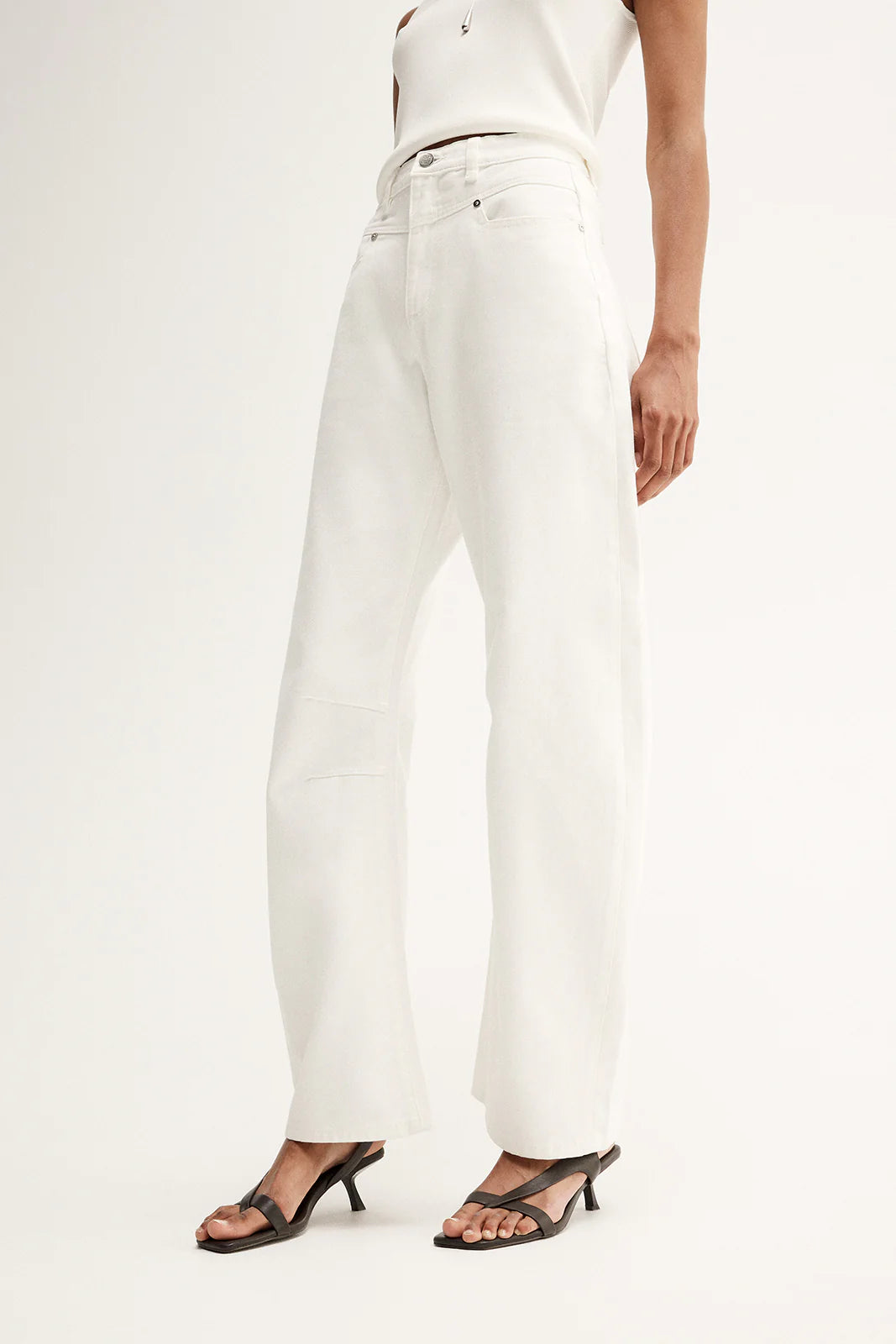 Chelsea Barrel Leg Jean in Ivory Elka Collective