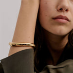 Thin Warped Bangle in Gold Anna Rossi