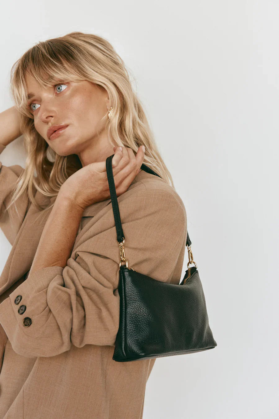 Ashley Black Leather Crossbody Bag Vestirsi