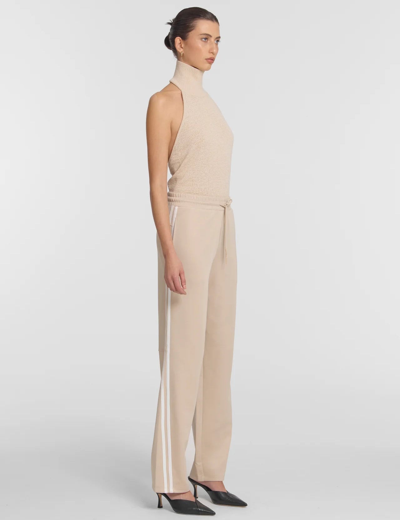 Kinetic Pant in Almond Viktoria + Woods
