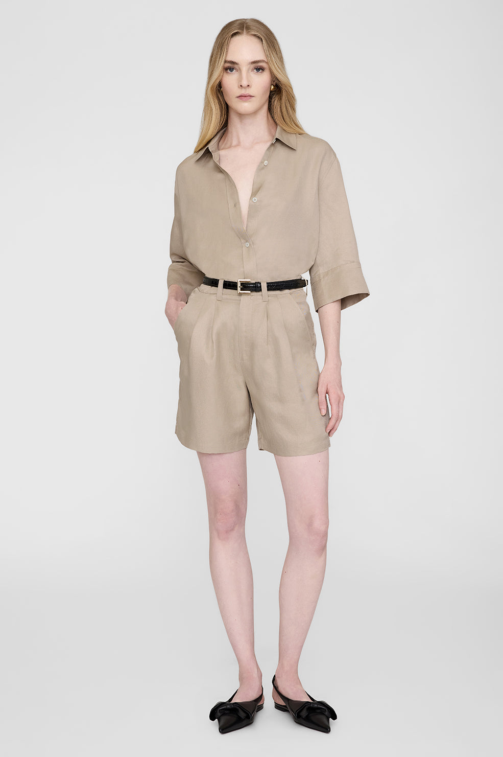 Carrie Short in Oatmeal Linen Blend