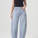 Agolde Barrel leg jean in light blue denim at Clothlifestyle Boutique