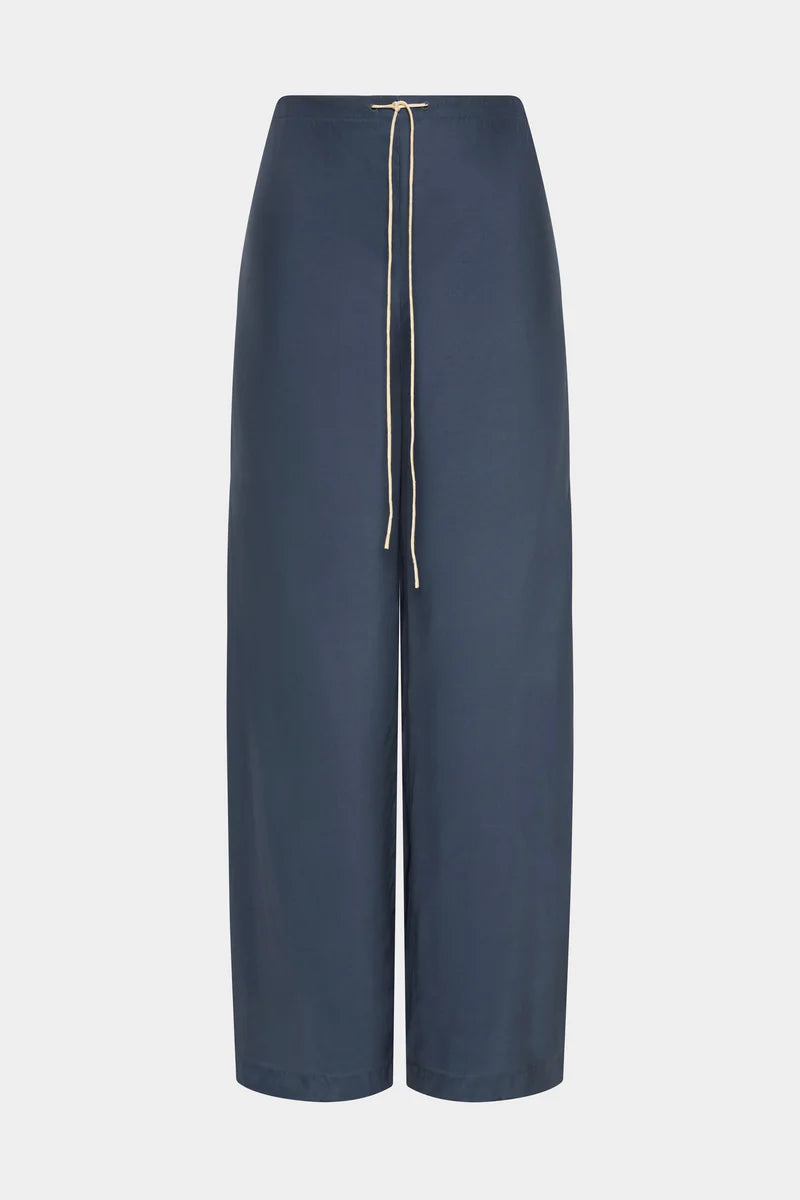 Lilou Drawstring Pant in Charcoal Sir.