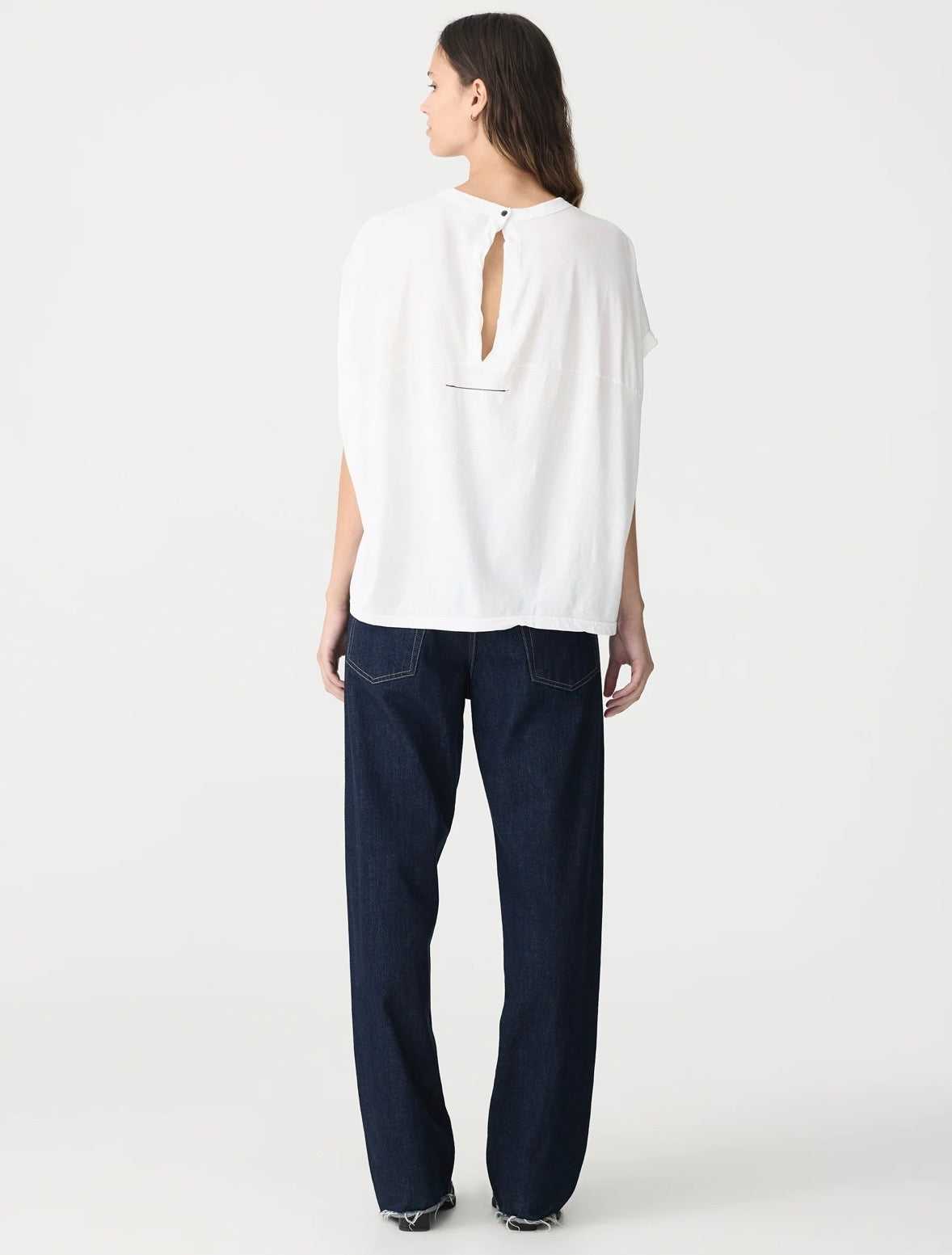 Circle T-Shirt in White Bassike