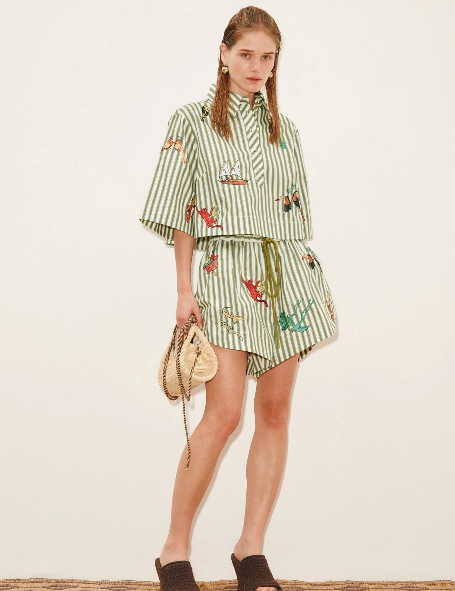 Bisou Embroidered Short Alemais