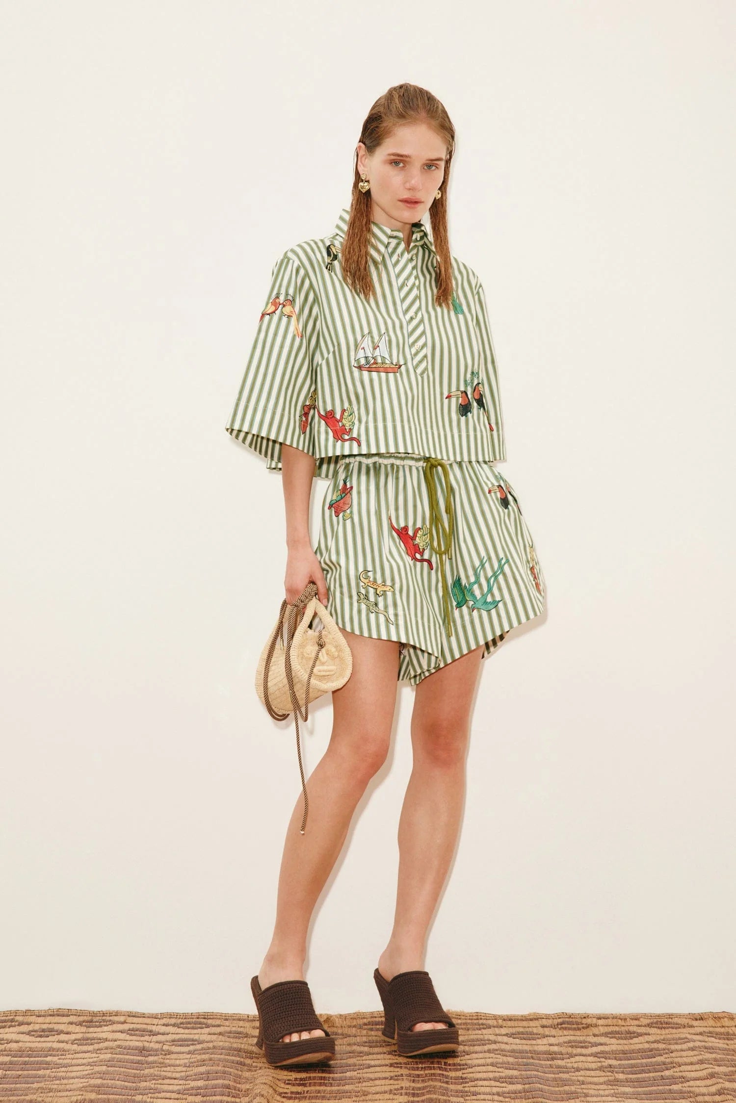 Bisou Embroidered Short Alemais