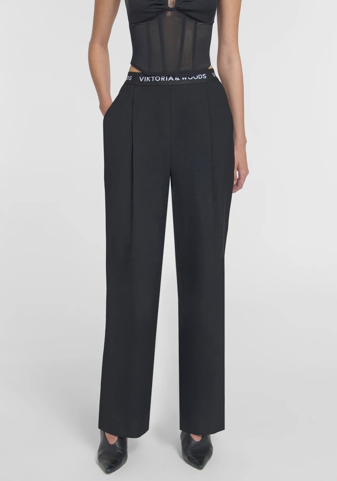 Ivanhoe Pant in Black Viktoria + Woods