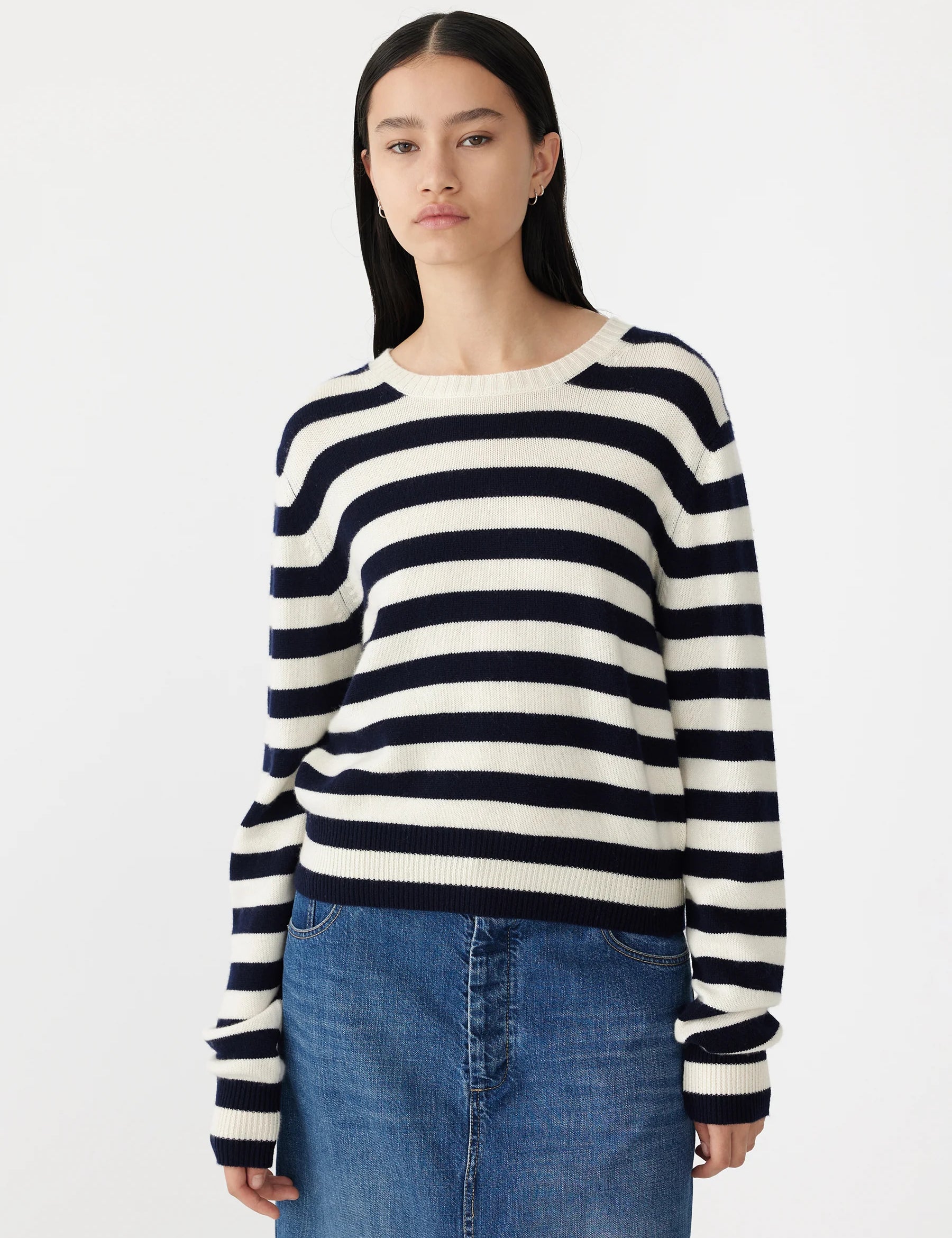 Wool Cashmere Classic Knit in White & Navy