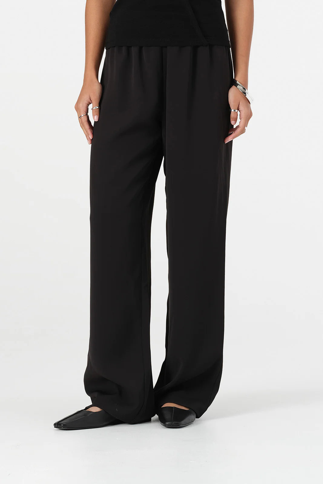 Edra Pant in Black