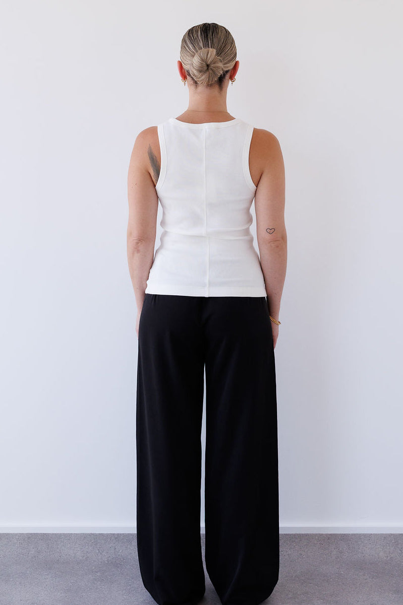 Louis Tank in White Mabel