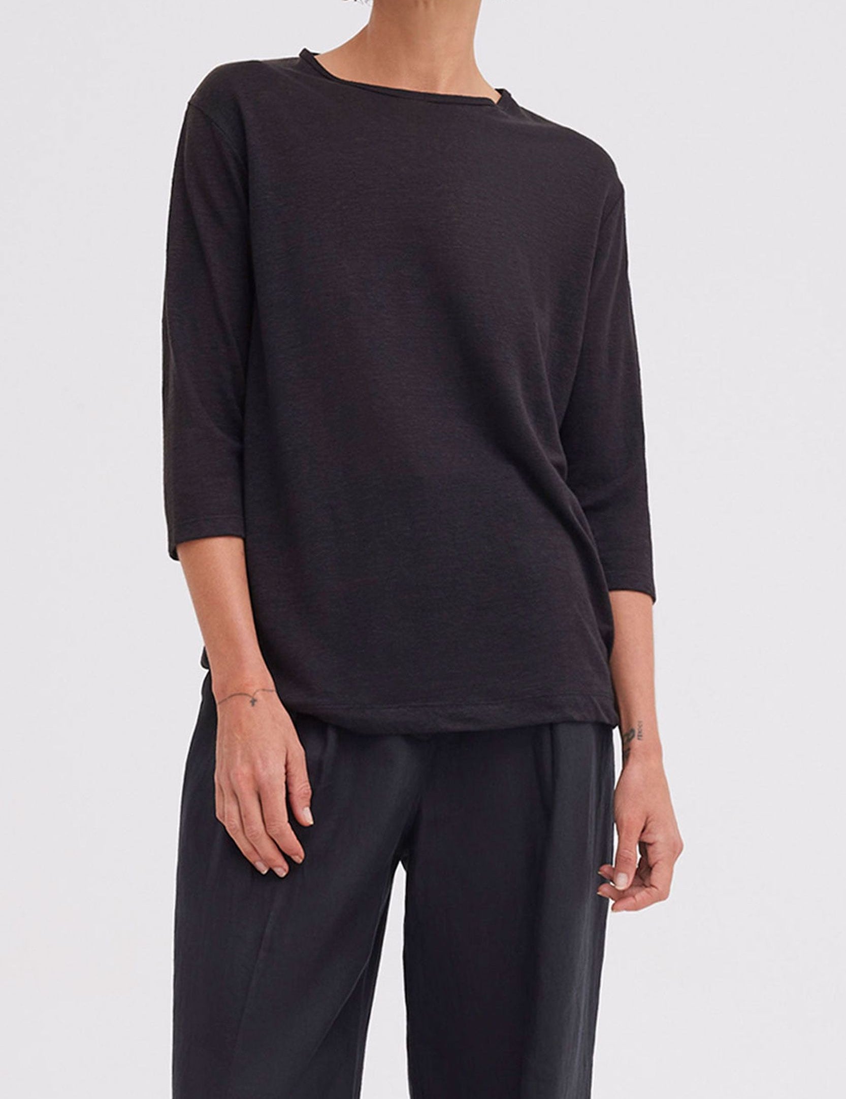 Max Tee in Black