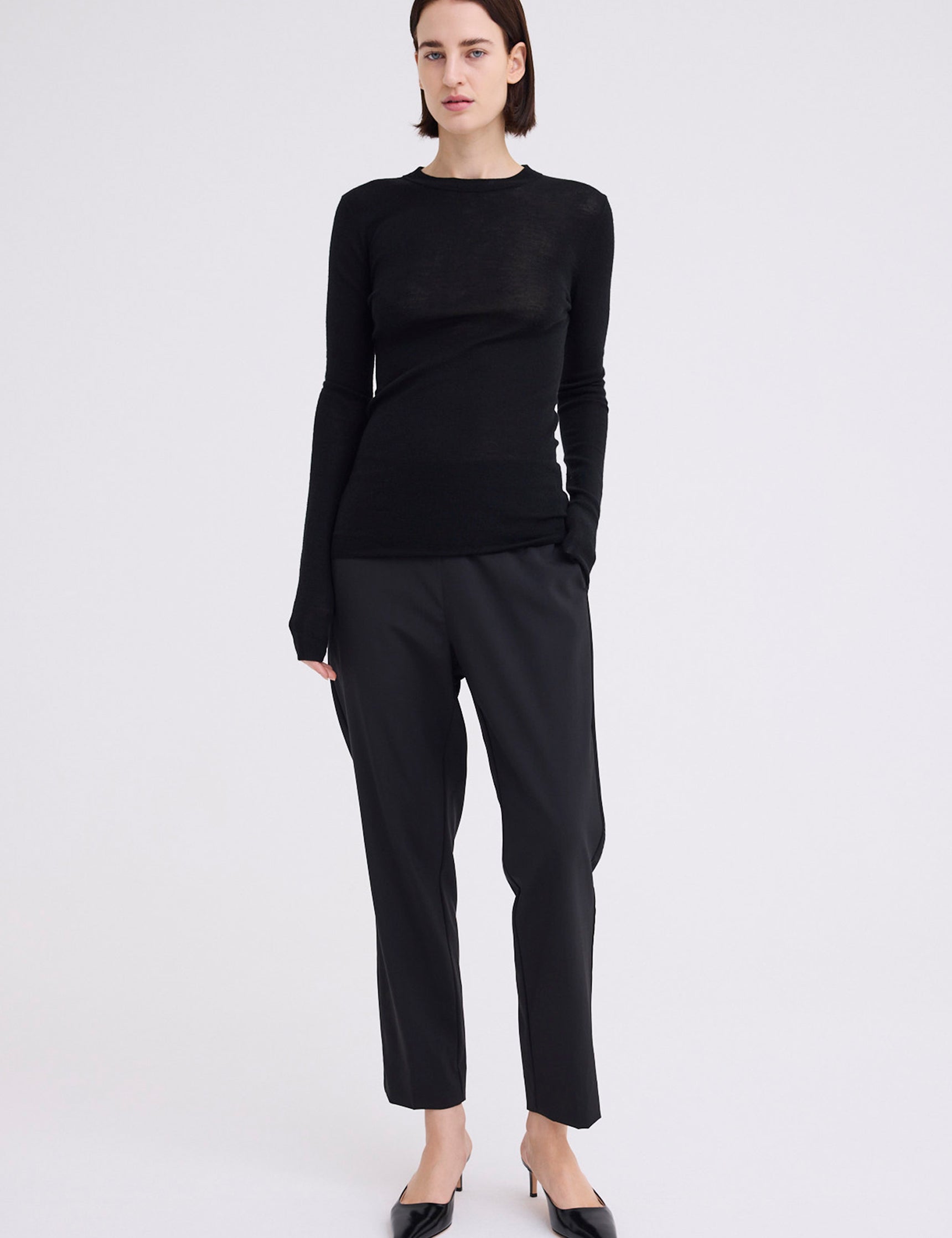 Clue merino sweater black