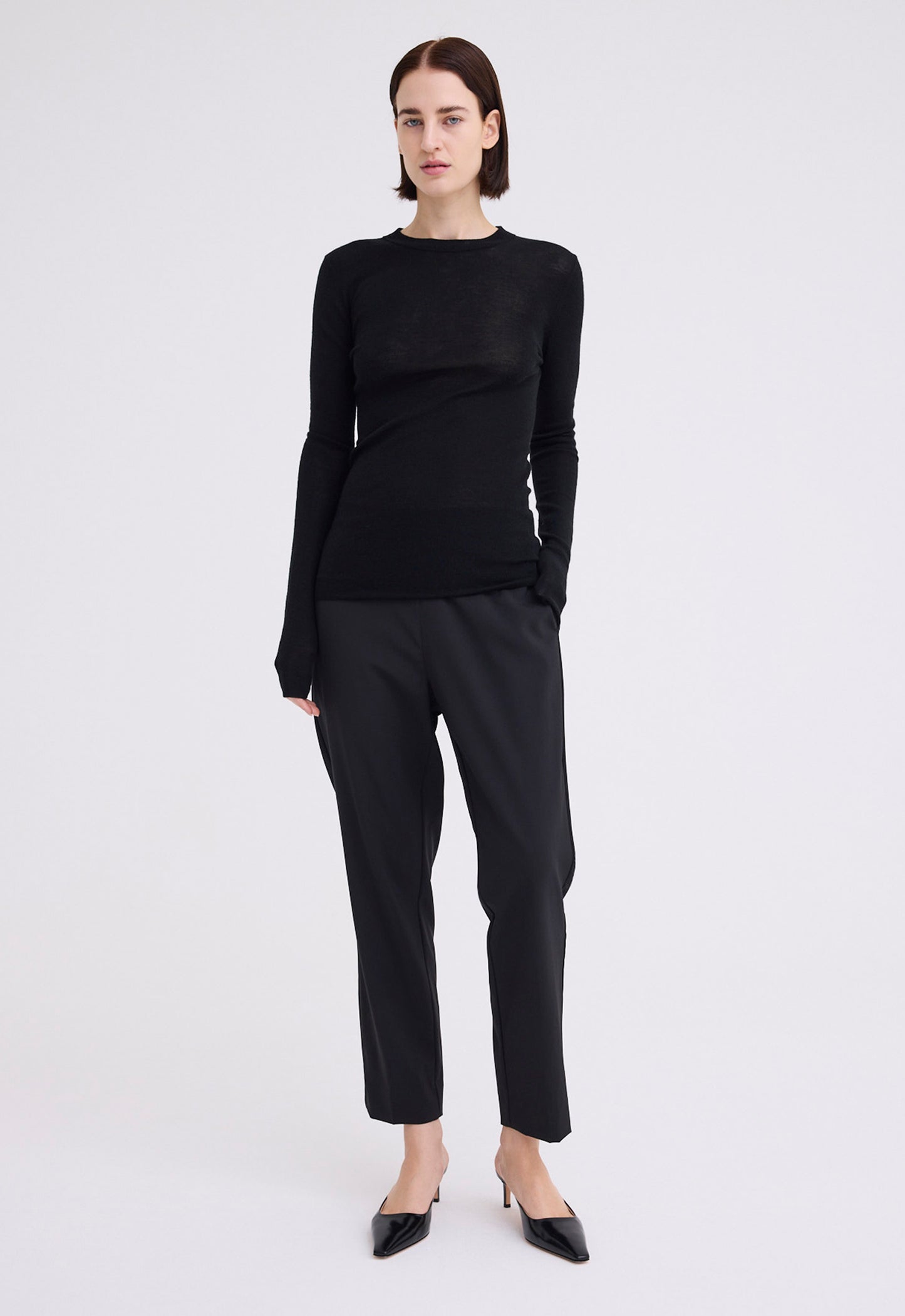 Clue merino sweater black