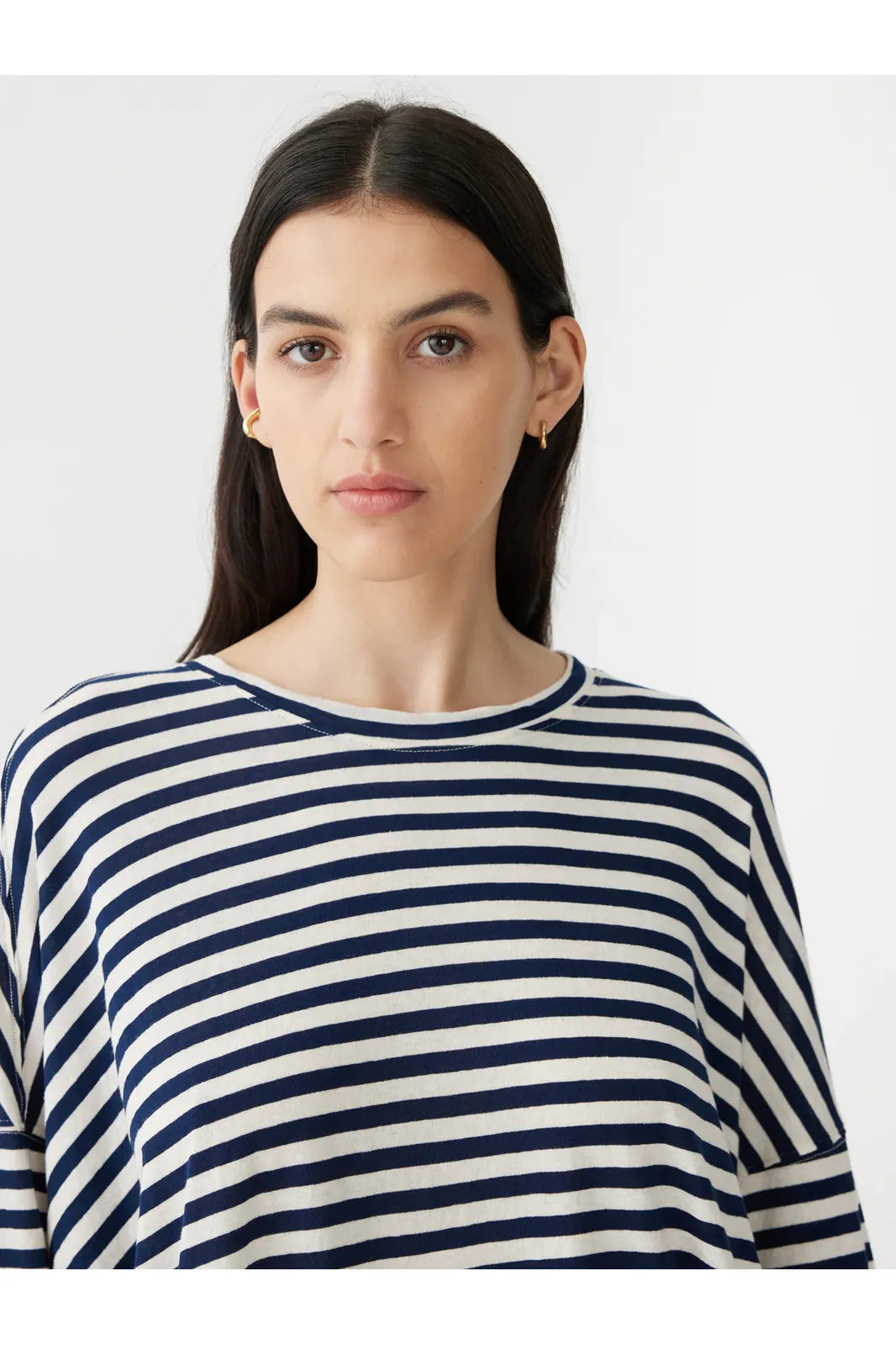 Stripe Side Step Short Sleeve Tshirt in Navy/Undyed