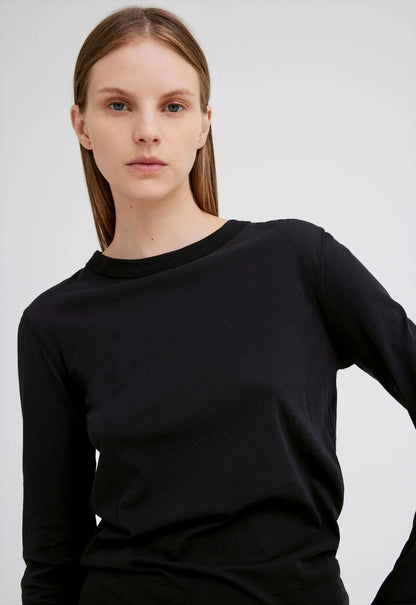 Davies Long Sleeve Tee in Black