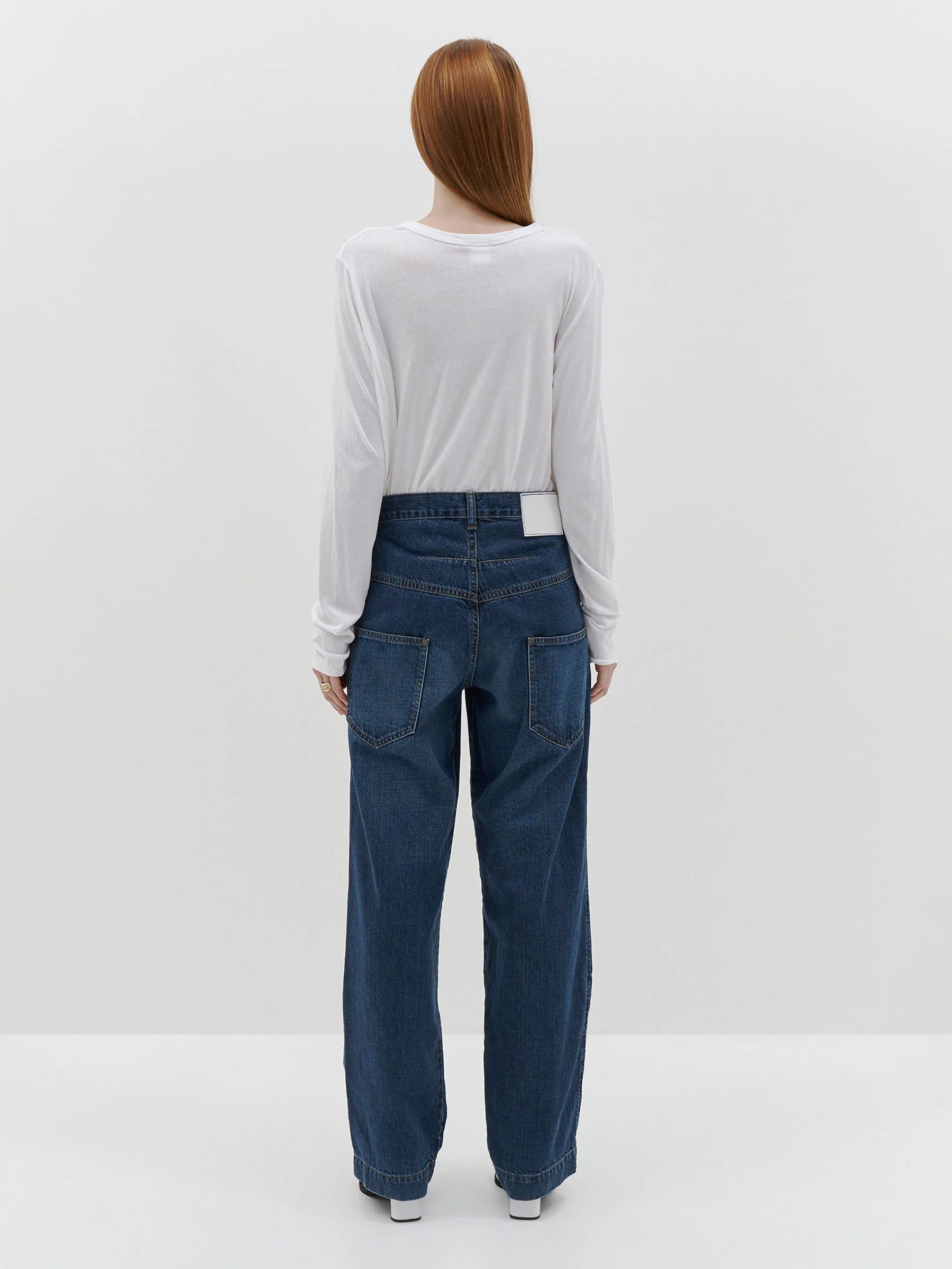 Regular Scoop Hem Long Sleeve T-shirt in White