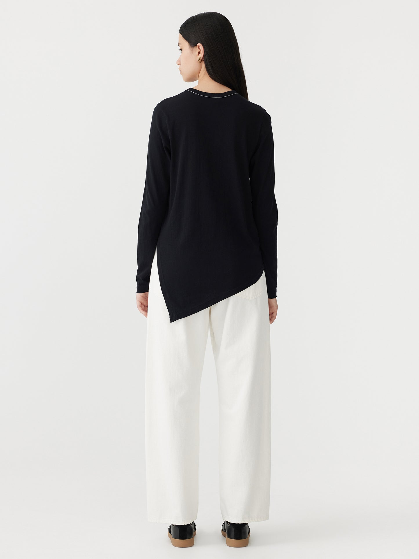 Asymmetric Long Sleeve T-shirt in Black