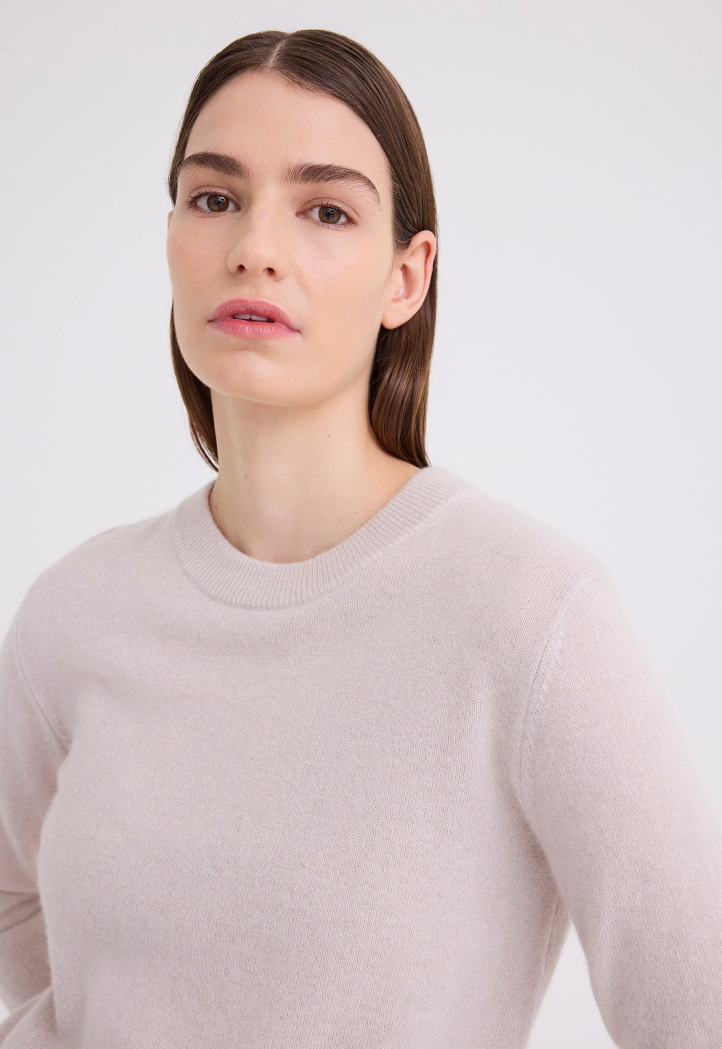 close up .peter sweater ghost marle cashmere