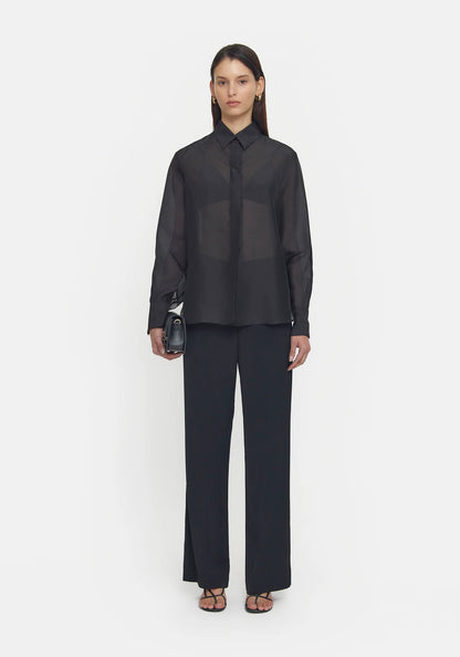 Songbird Silk Shirt Black - model